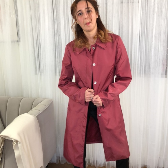 21. In wear coat - Picture 2 of 16